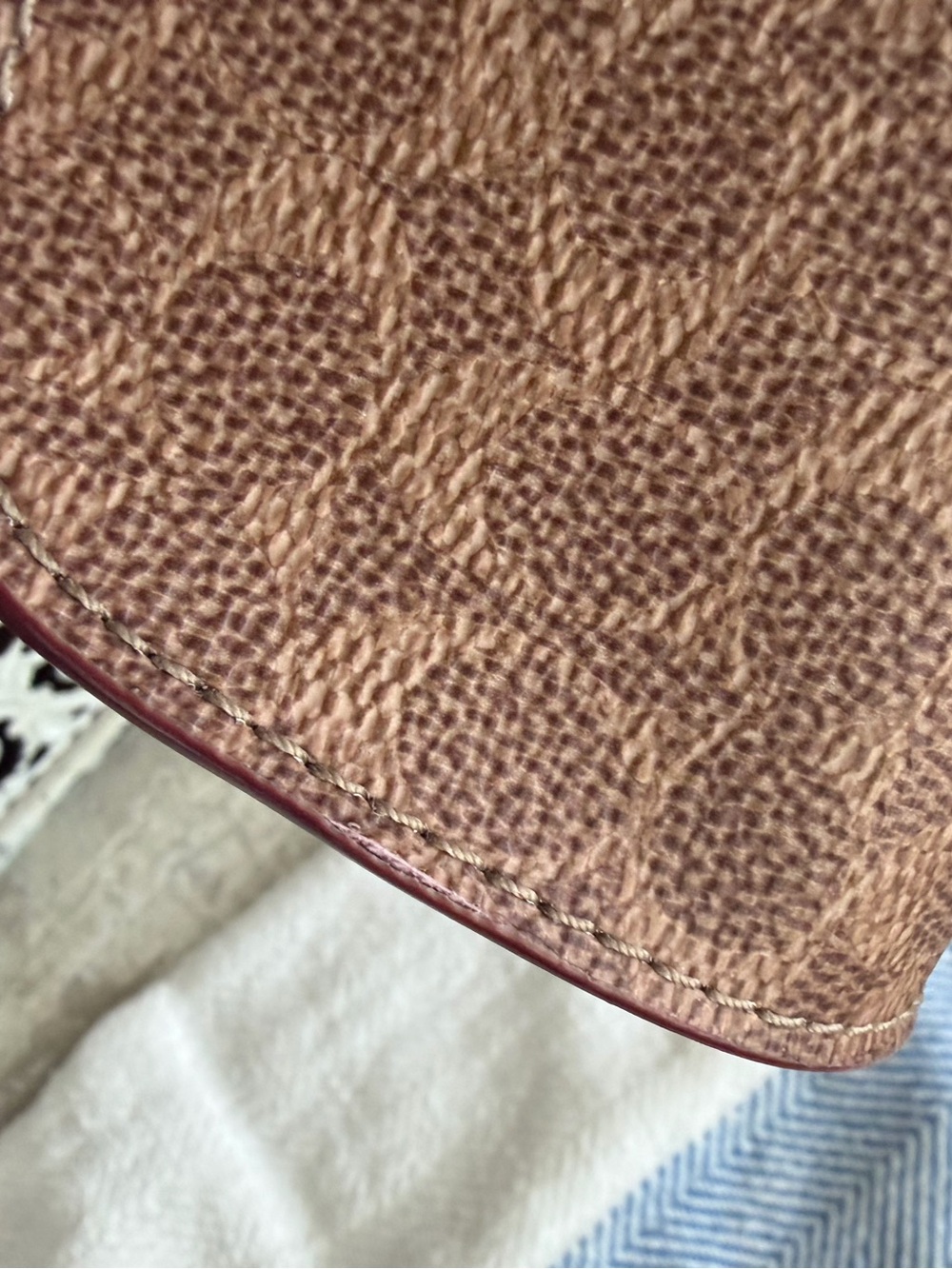 Coach Sunglasses Case with Tea Rose Turnlock & Signature Coated Canvas - Picture 14 of 15